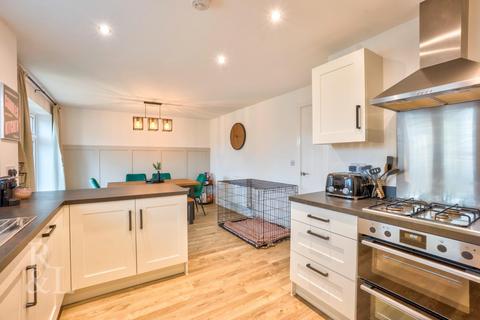 4 bedroom detached house for sale, Ivatt Close, Midway