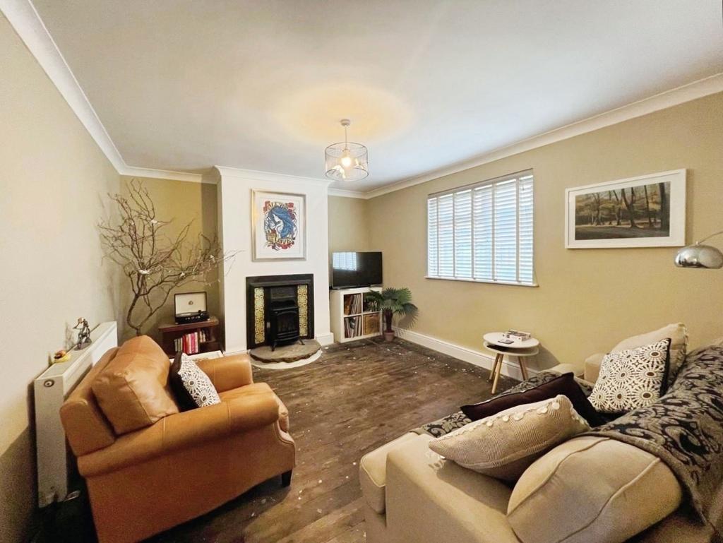 Pbox-living room-328568.jpg