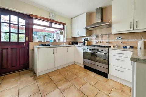 2 bedroom bungalow for sale, Seathorpe Avenue, Sheerness ME12