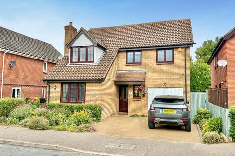 4 bedroom detached house for sale, Nickleby Road, Chelmsford