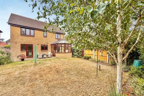 4 bedroom detached house for sale, Nickleby Road, Chelmsford