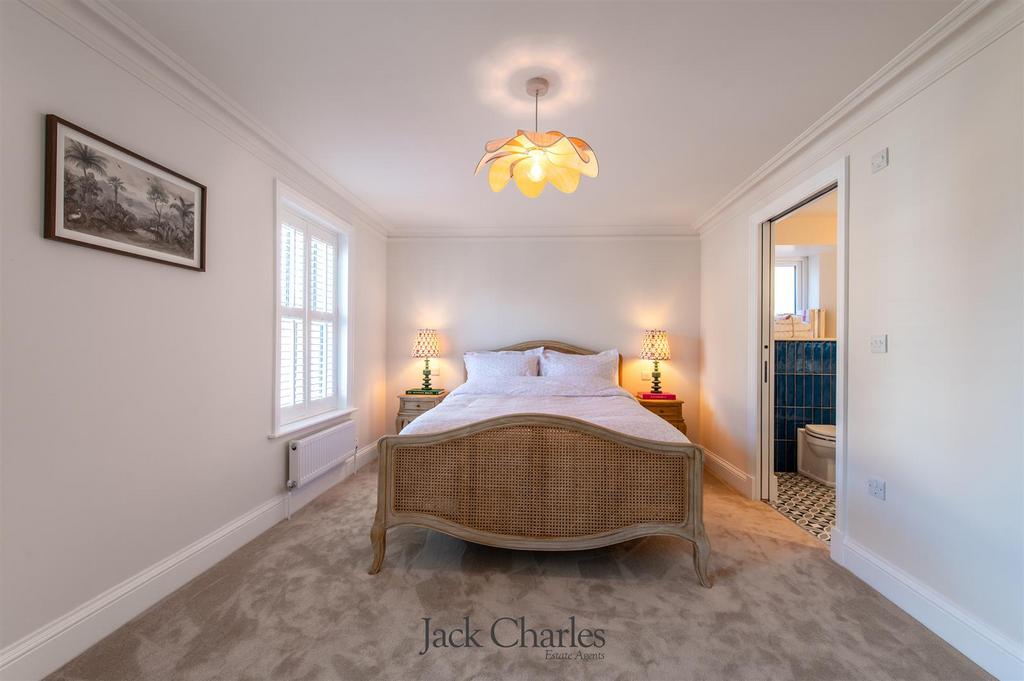 37 Shipbourne Road-18.jpg