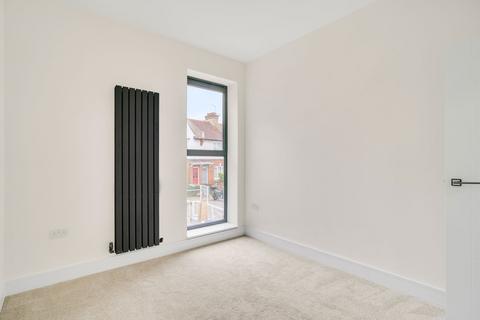 33 Lodge Road, Wallington, SM6 0TZ