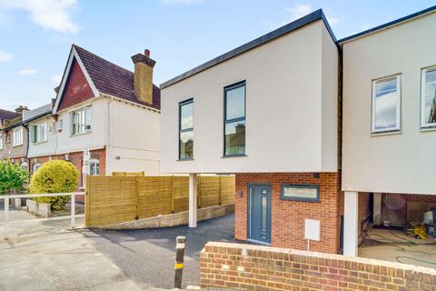 33 Lodge Road, Wallington, SM6 0TZ