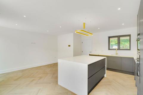 33 Lodge Road, Wallington, SM6 0TZ