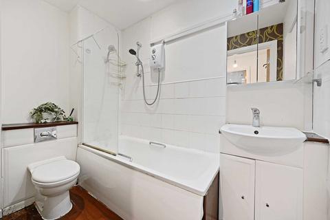 Flat 16, Bailey House Berber Parade, London, SE18 4GD