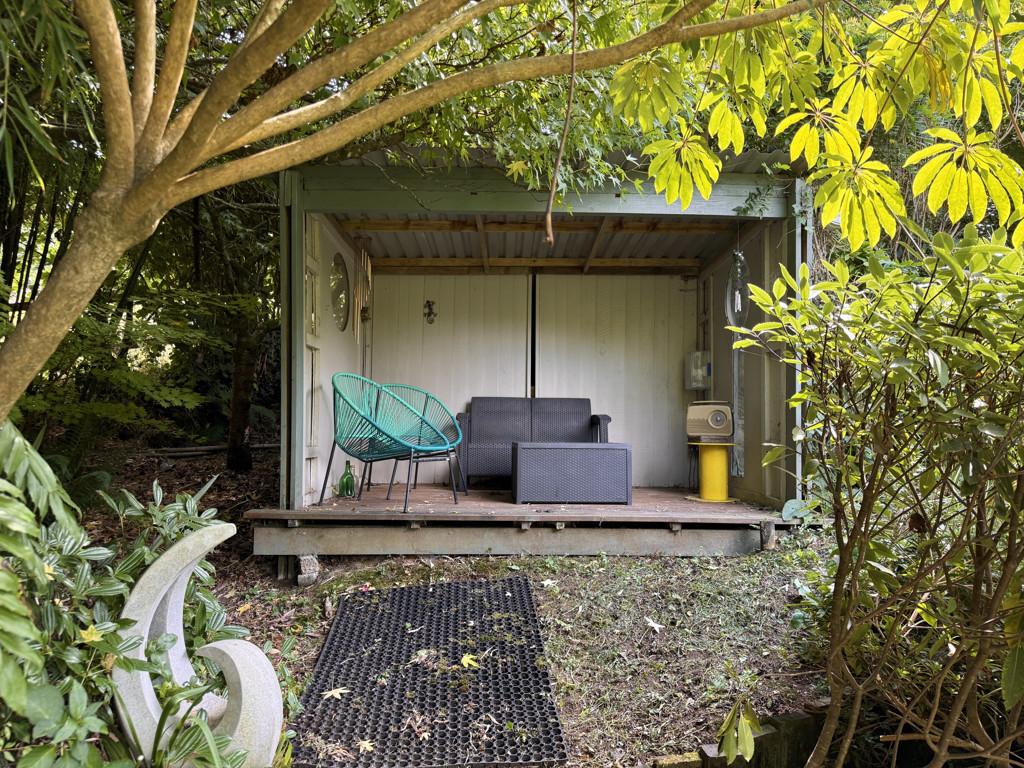 Open Summerhouse with power/wifi