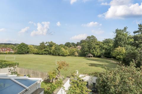 49 Upper Close, Forest Row, RH18 5DS