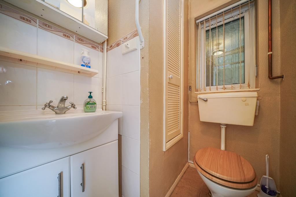 6-Megdale-Place-03332