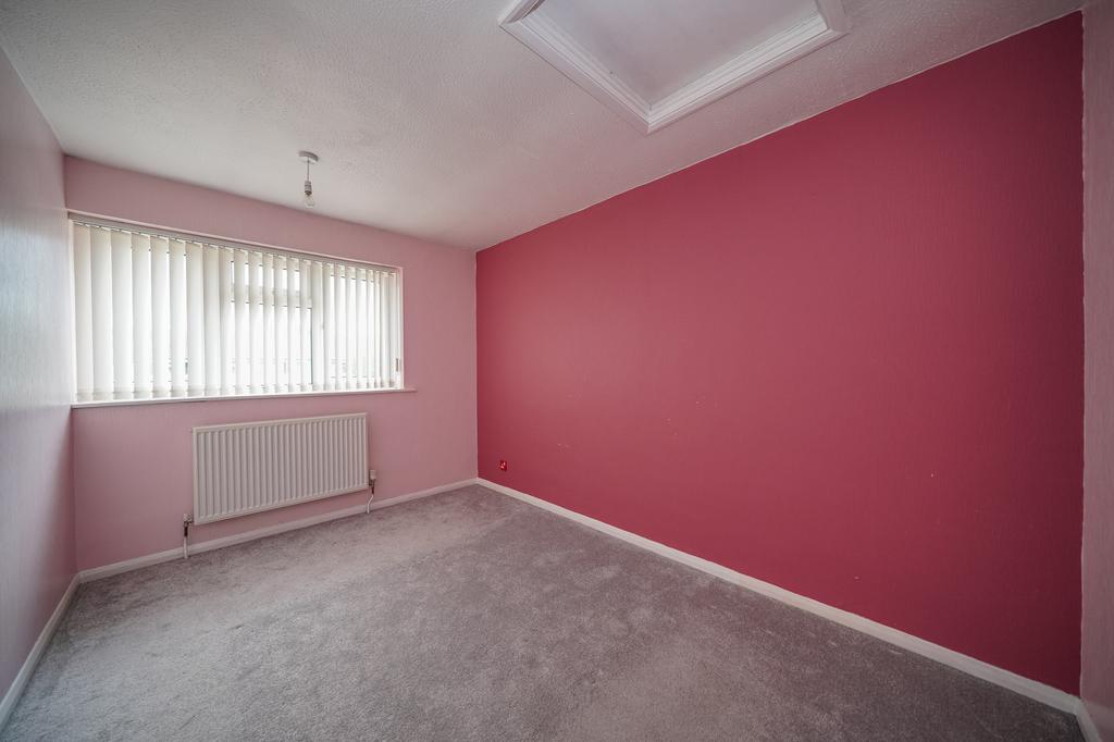 6-Megdale-Place-03304