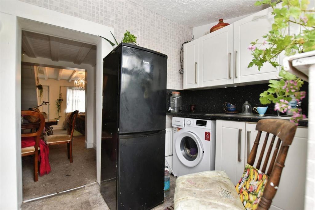 83713a5c-kitchen.JPG