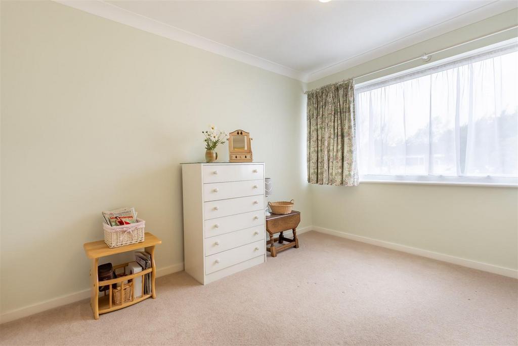 17 Highfield Green  (11).jpg
