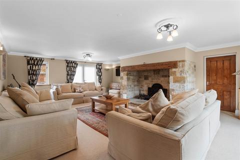 5 bedroom detached house for sale, Evesham Road, Dodwell, Stratford-upon-Avon
