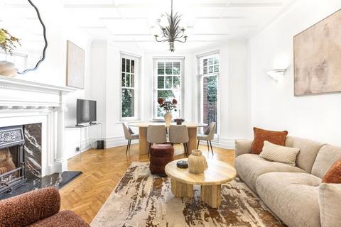 Oakwood Court, Abbotsbury Road, Kensington, W14