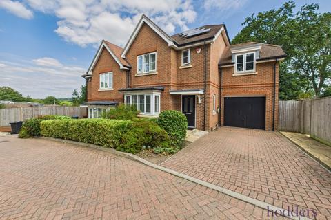 undefined, Lowther Close, Chertsey, Surrey, KT16