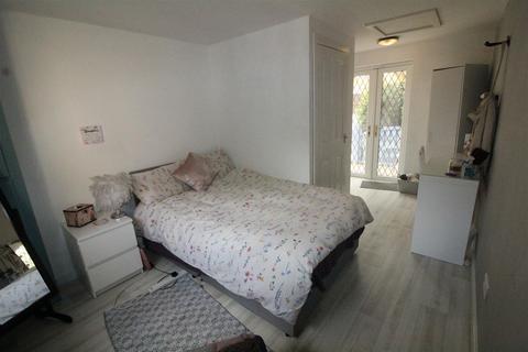4 bedroom link detached house for sale, St. Peters Close, Birstall, Batley