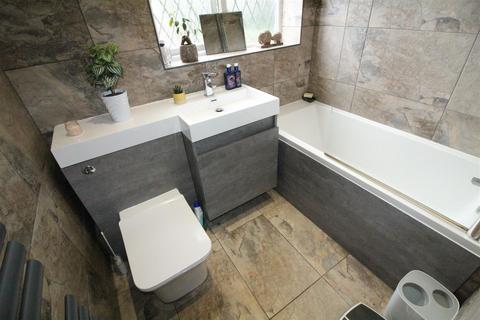 4 bedroom link detached house for sale, St. Peters Close, Birstall, Batley