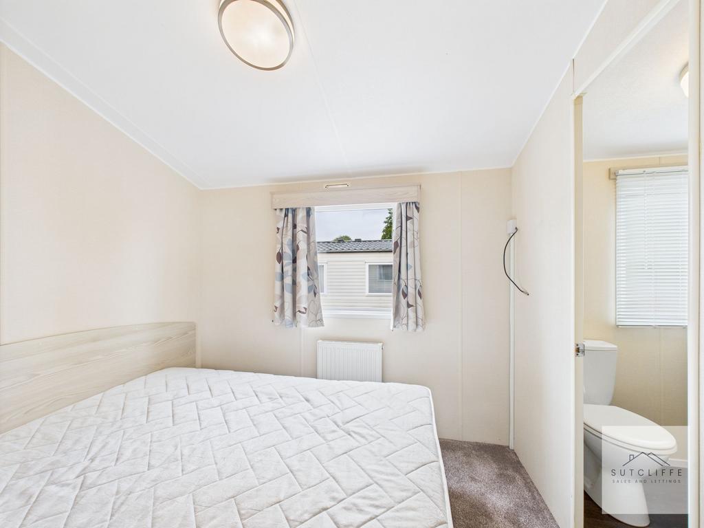 Main Bedroom / Ensuite
