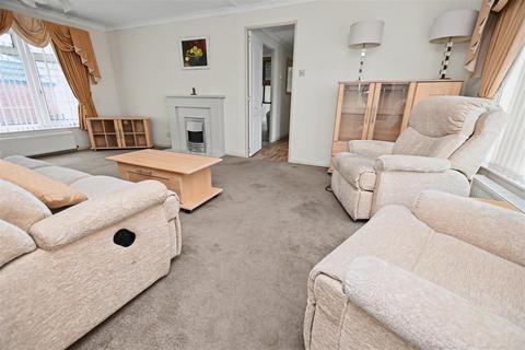 2 bedroom park home for sale, Lakeview, Canvey Island SS8