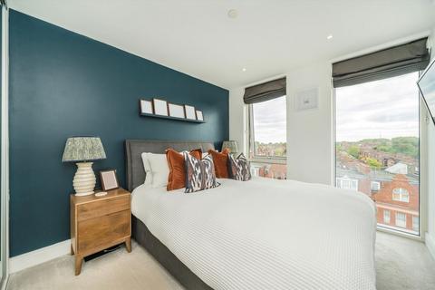 2 bedroom flat for sale, Gaumont Place, London SW2