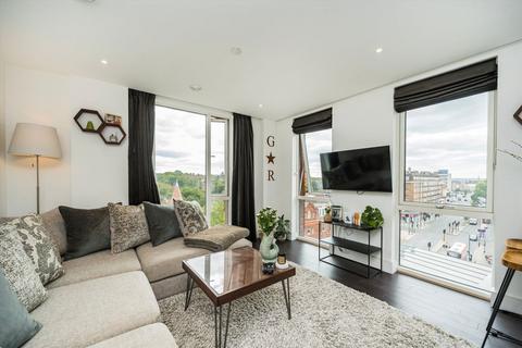 2 bedroom flat for sale, Gaumont Place, London SW2