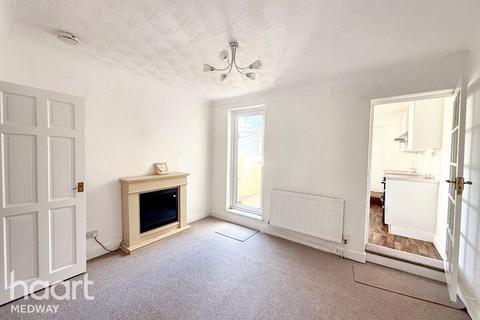 3 bedroom terraced house for sale, Magpie Hall Road, Chatham