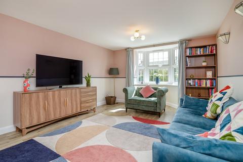 4 bedroom detached house for sale, Kestrel Close, Newent