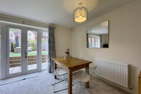 23 Fussell Way, Wollaston, Stourbridge, DY8 4GG