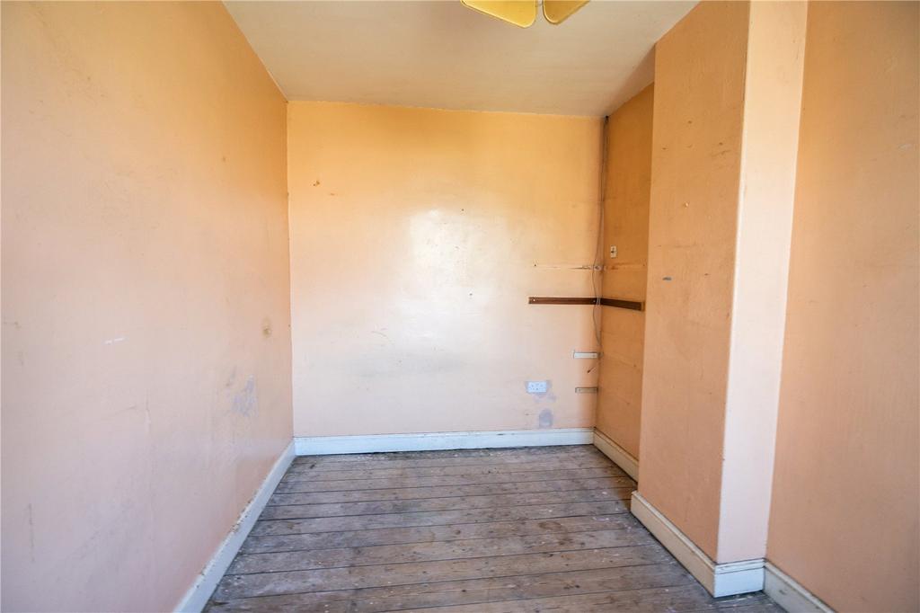 Bedroom 2 (2)