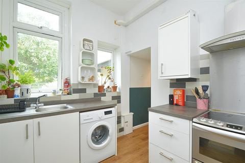 undefined, CHARMING CHARACTER COTTAGE * YAVERLAND