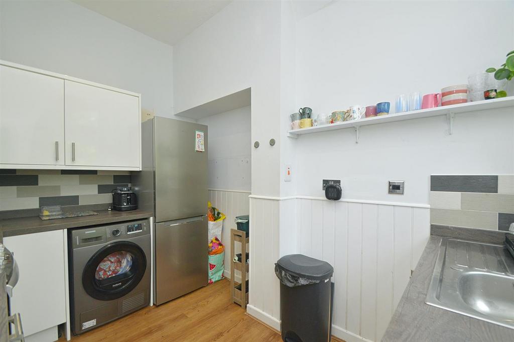 Resized Kitchen1.jpg