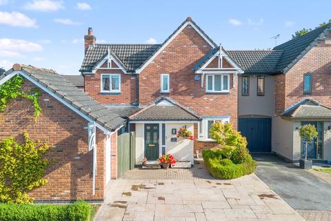 Deacons Close, Croft, WA3