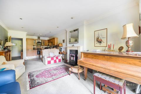 2 bedroom apartment for sale, Waverley Lane, Farnham, Surrey, GU9