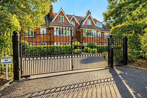 2 bedroom apartment for sale, Waverley Lane, Farnham, Surrey, GU9