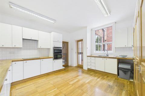 5 bedroom semi-detached house for sale, Ferriby Road, Hessle