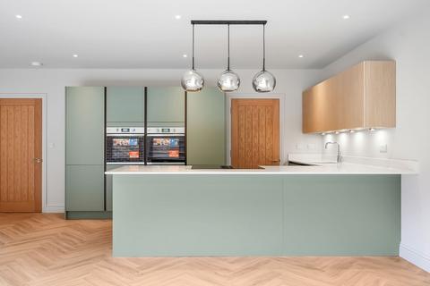 undefined, The Drive, Coulsdon, CR5