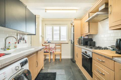 2 bedroom flat for sale, Alexandra Road, London N10
