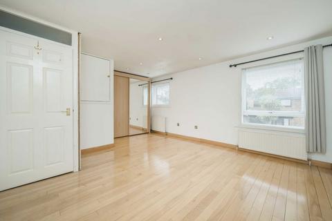 33 Oliver Close, London, W4 3RL