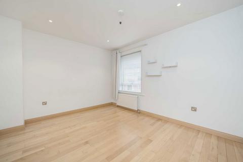 33 Oliver Close, London, W4 3RL