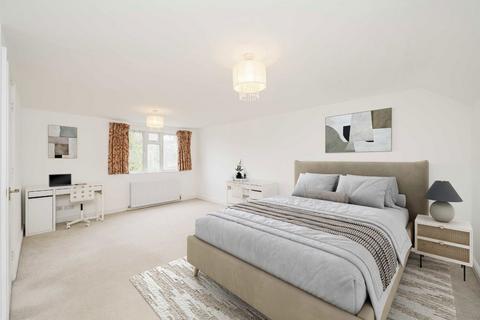 27 Creswick Road, London, W3 9HG