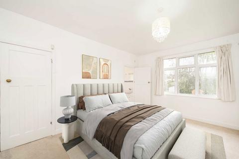 27 Creswick Road, London, W3 9HG