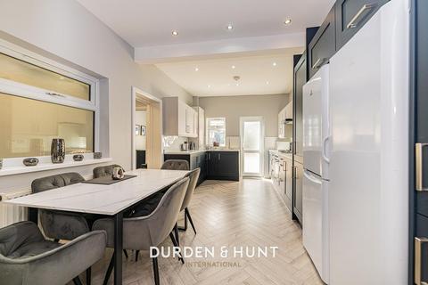 24 Henley Road, Ilford, IG1 2TT