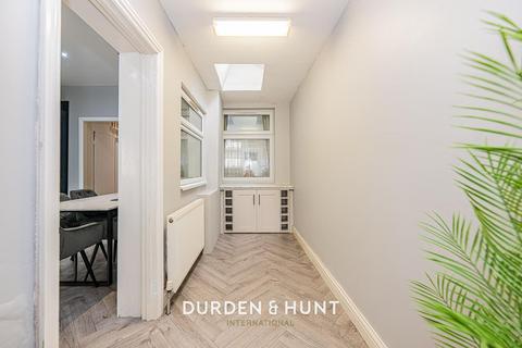 24 Henley Road, Ilford, IG1 2TT