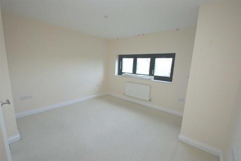 3 bedroom end of terrace house to rent, Corner Farm Place, Hemel Hempstead