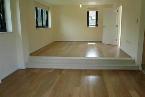3 bedroom end of terrace house to rent, Corner Farm Place, Hemel Hempstead