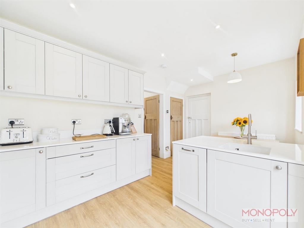 CAM03815 G0-PR0322-STILL011.jpg