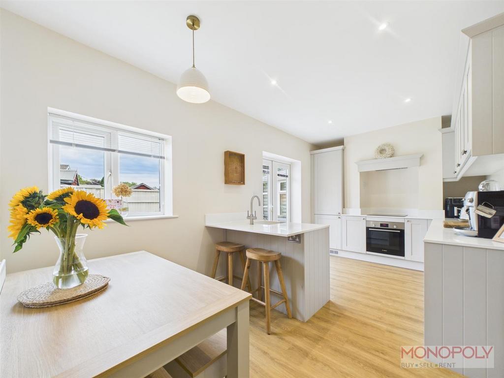 CAM03815 G0-PR0322-STILL010.jpg