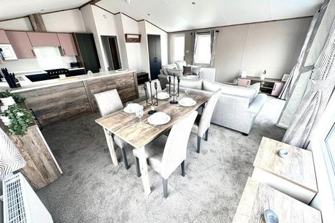 3 bedroom park home for sale, Seawick Holiday Park