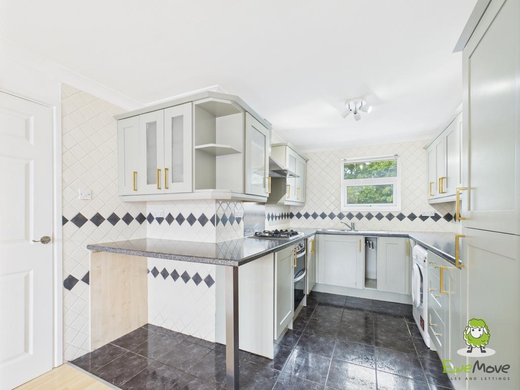 Ewe Move Bsingstoke Rubens Close Kitchen