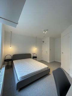 8 bedroom house of multiple occupation to rent, Carlton Street, Halifax HX1